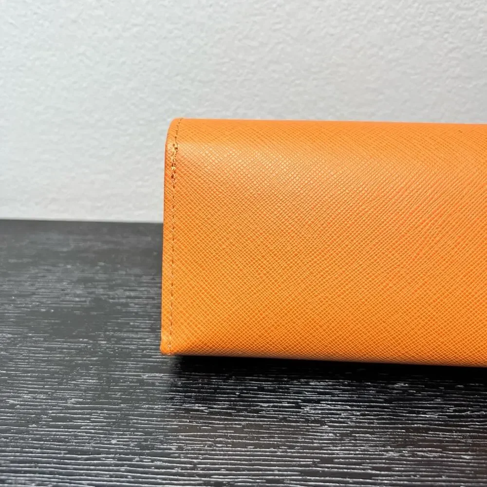๐ NWOT Tory Burch Sunglasses Case Orange with Gold Emblem Logo Leather Like - Picture 6 of 11